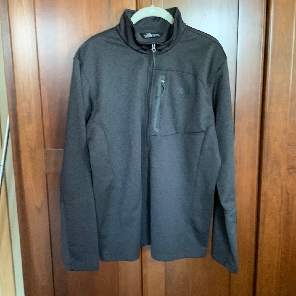 Men’s North Face 1/2 zip pullover
